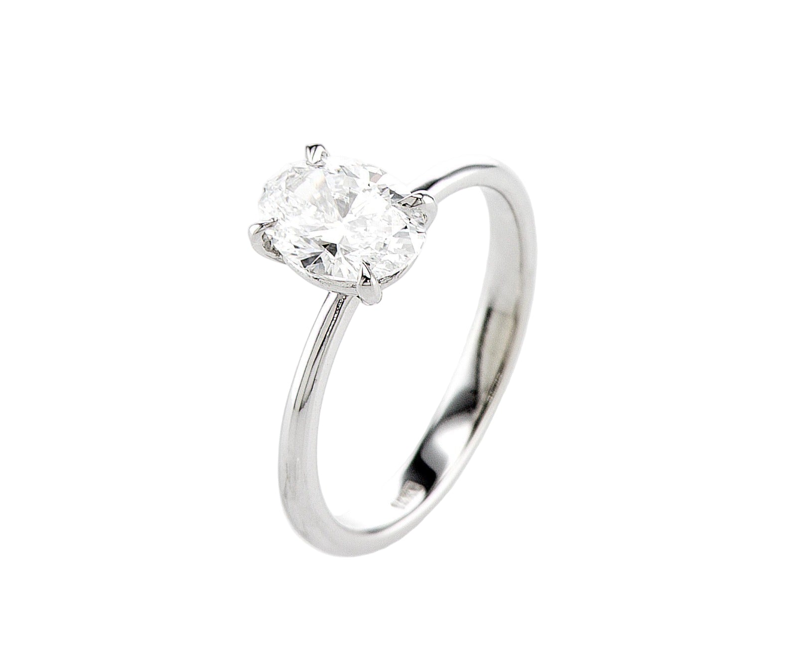 טבעת סוליטר אובל