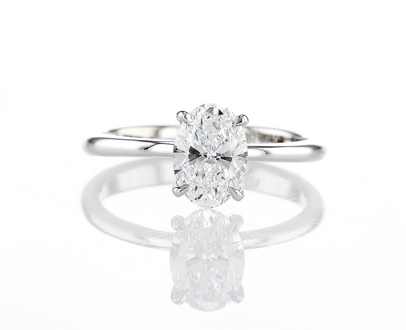 טבעת סוליטר אובל