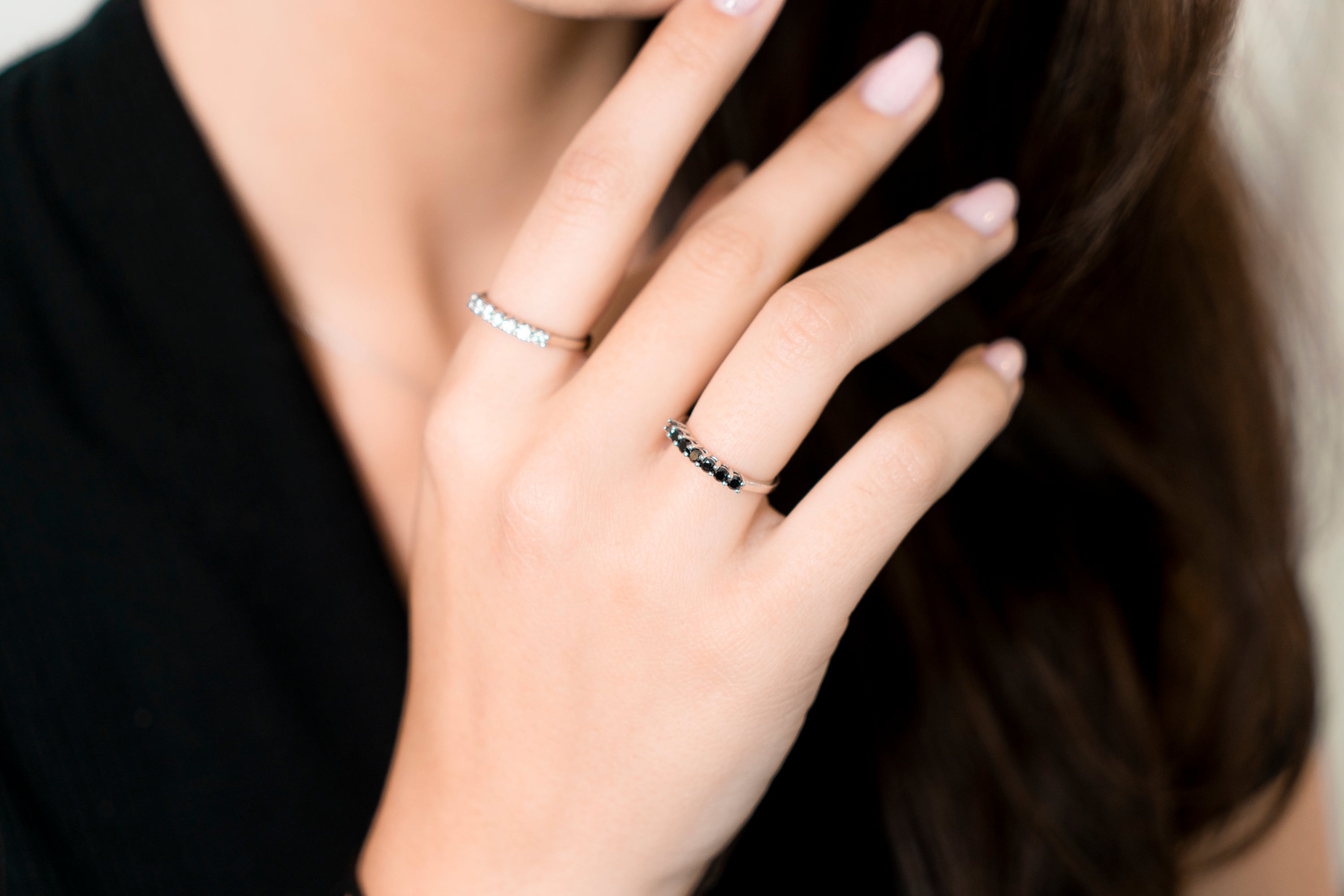 טבעת חצי איטרניטי יהלומים שחורים